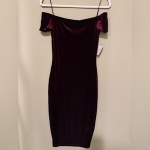 LIKE NEW Windsor Burgundy Off-Shoulder Midi Dress